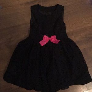 Beautiful 3t black dress with pink bow
